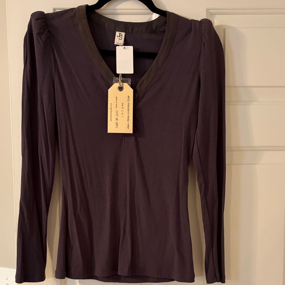 Women’s Long-Sleeve V-Neck Top in Deep Plum
